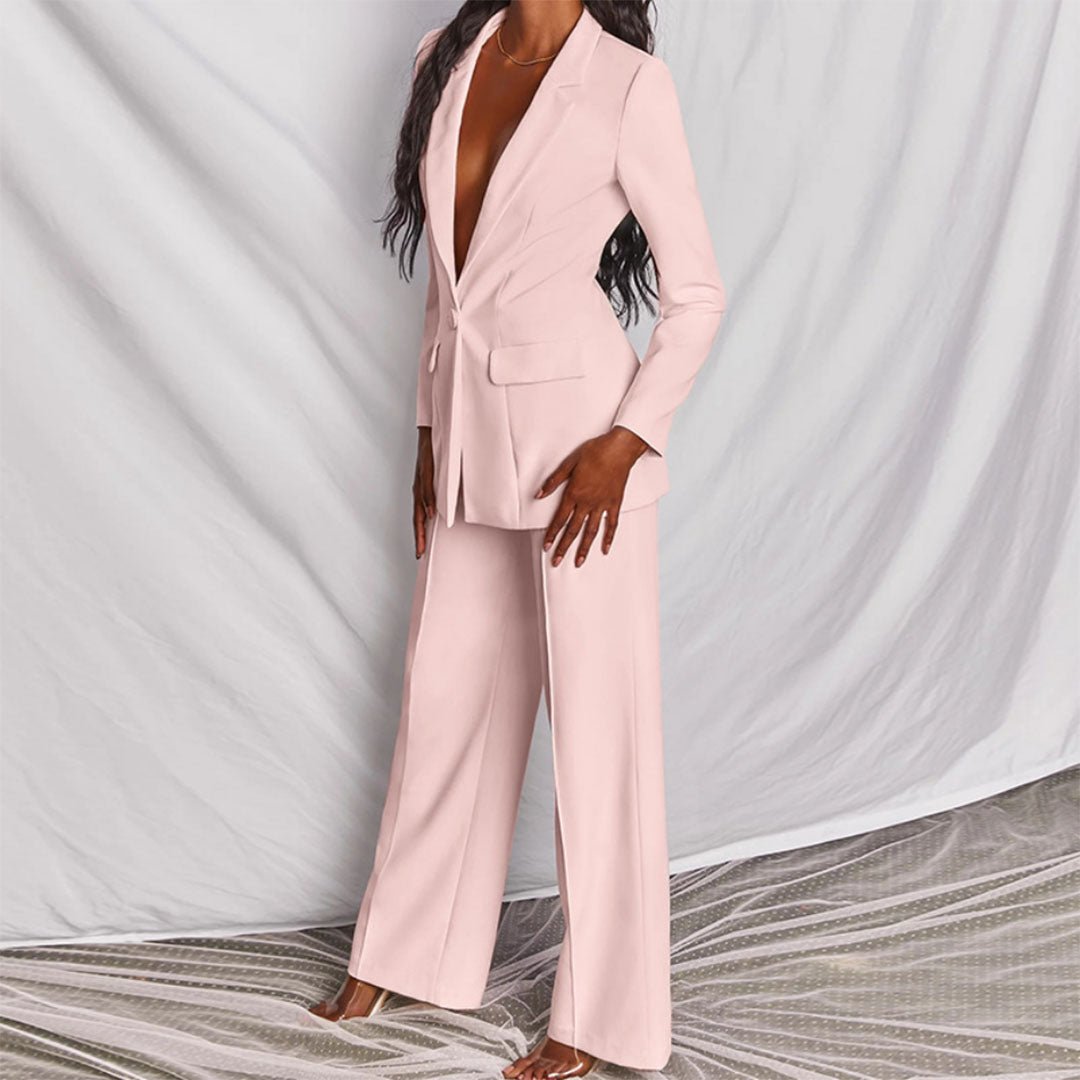 Classic women's matching set: tailored blazer and trousers for a sophisticated look.