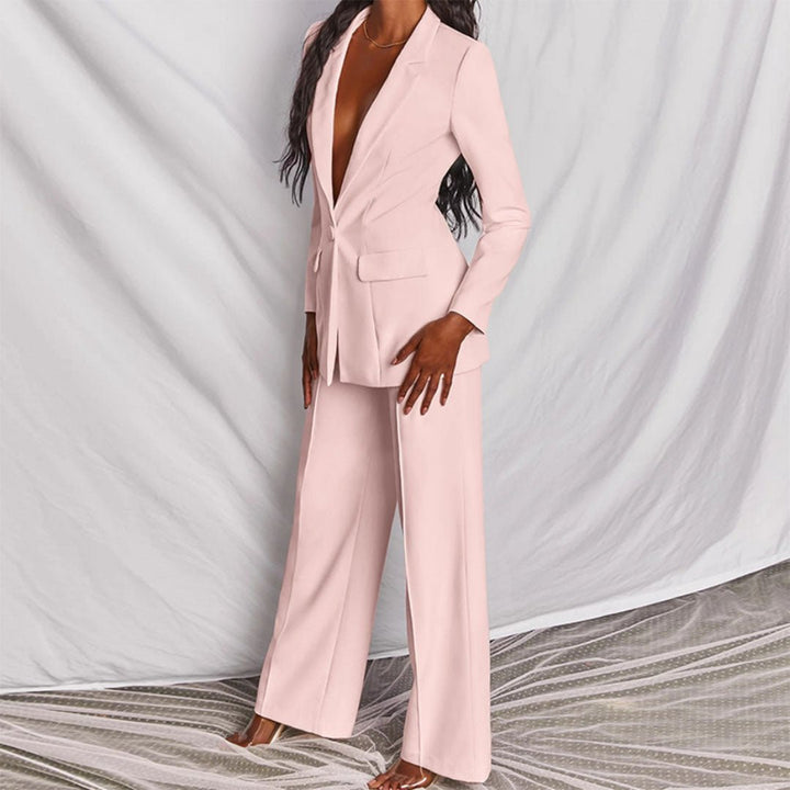 Classic women's matching set: tailored blazer and trousers for a sophisticated look.