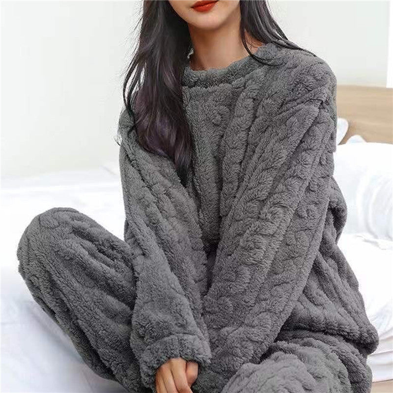 Ultra-soft women's warm pajamas. Cozy two-piece sleepwear designed for ultimate comfort & relaxation in winter.