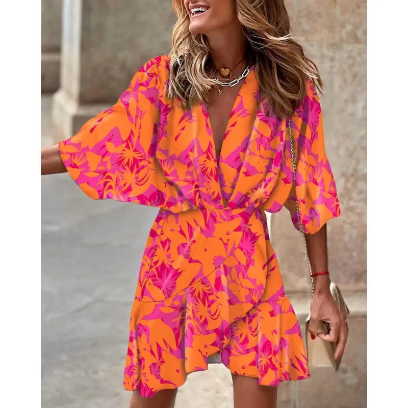 Flowy casual mini dress for women, boasting a comfortable fit and eye-catching abstract pattern.
