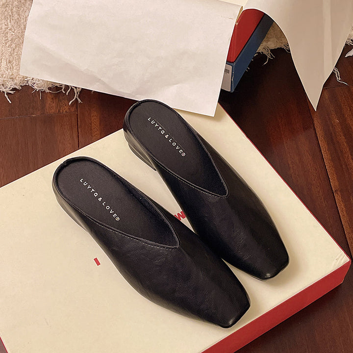 Breathable women's slip-on flats, perfect comfortable travel shoes for all-day wear.