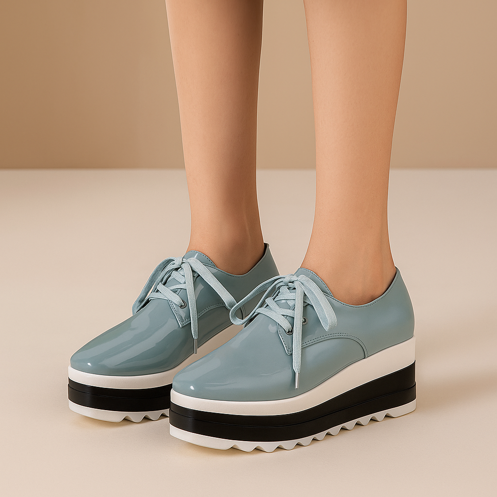 Versatile women's Verona Gloss lace-up platform sneakers. Ideal for casual, everyday fashion.