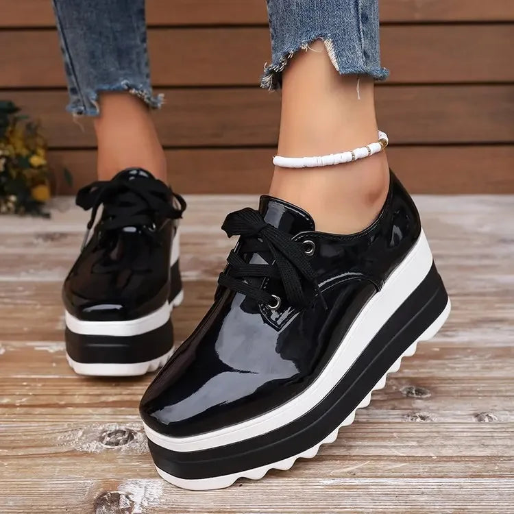 Comfortable women's Verona Gloss walking shoes. Platform sneakers with orthopedic support.