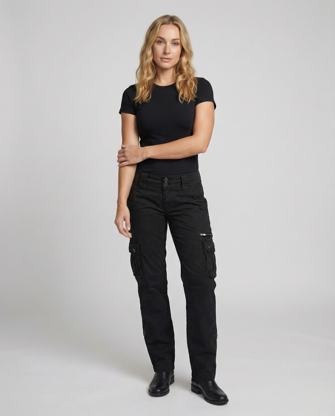 Women's versatile cargo adventure pants with practical multi-pockets for utility & everyday wear.