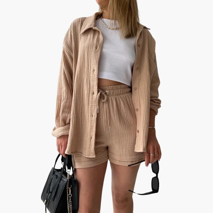 Women's vibrant casual two-piece set, lightweight and relaxed for summer fashion.