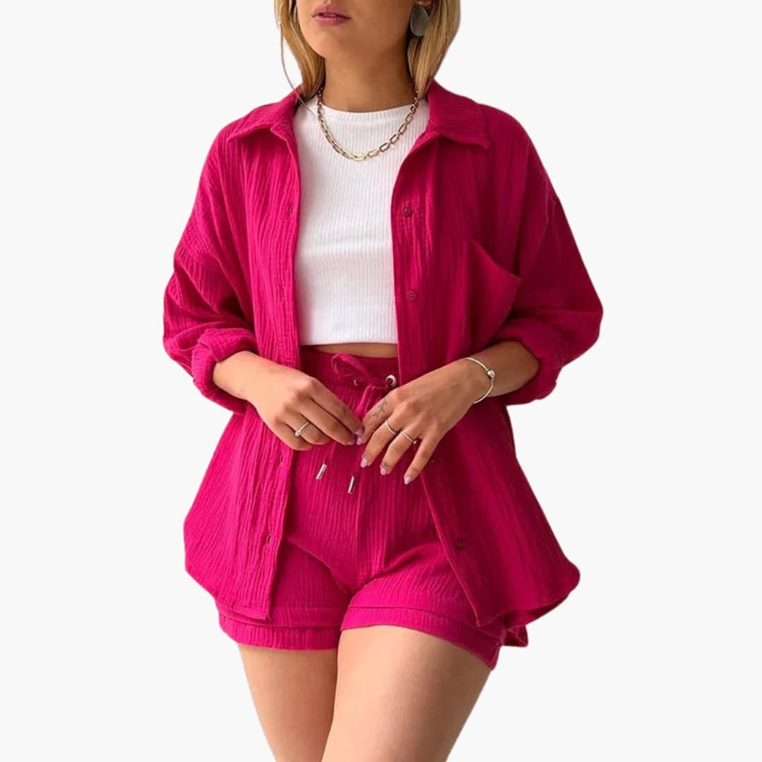 Breathable women's casual outfit, two-piece set, ideal for hot summer days.