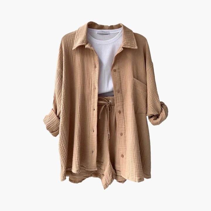 Casual women's matching outfit, breathable top & shorts, perfect for beachwear.