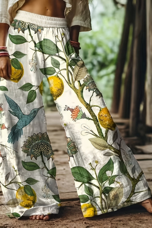 Women's casual comfort floral cropped pants with an artistic print, summer essential.
