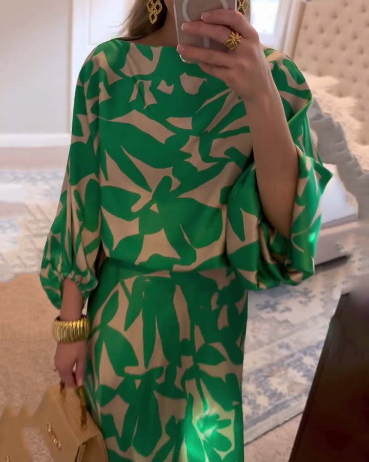 Versatile women's matching two-piece set, featuring a beautiful print and stylish lantern sleeve detail.