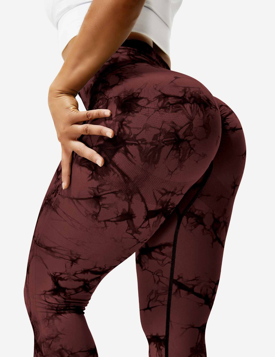 Women's high-waist tie-dye activewear leggings, combining style and comfort for workouts.