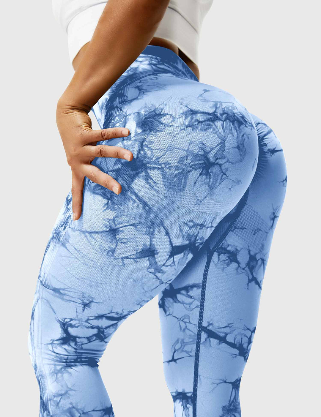 Stylish tie-dye women's workout leggings, high-waist for comfort and a trendy active look.