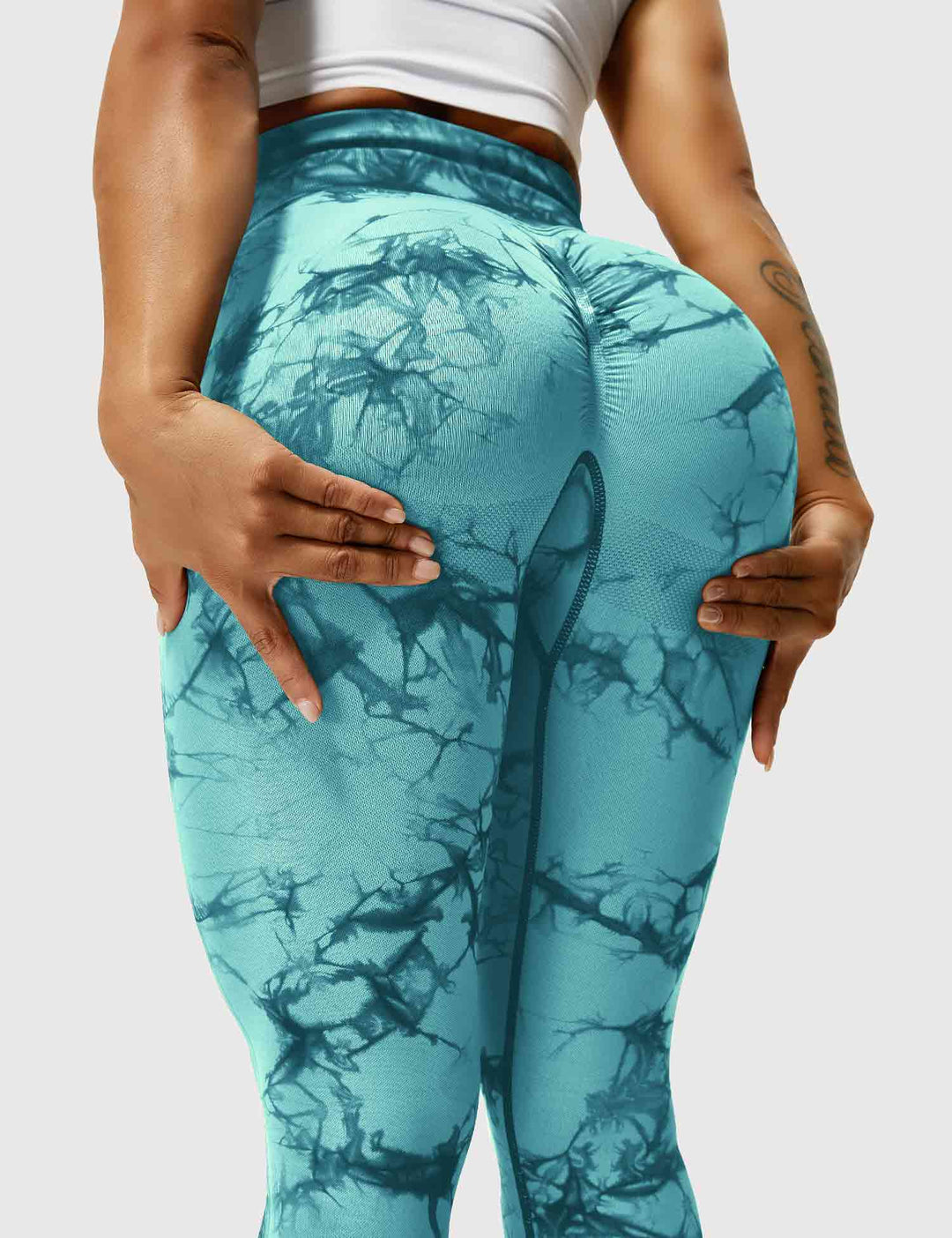Soft women's tie-dye activewear pants, perfect for yoga, workouts, and ultimate comfort.
