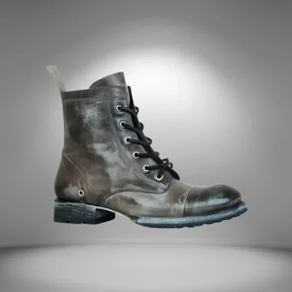 Comfortable women's lace-up combat boots, perfect for everyday style with a vintage fashion appeal.