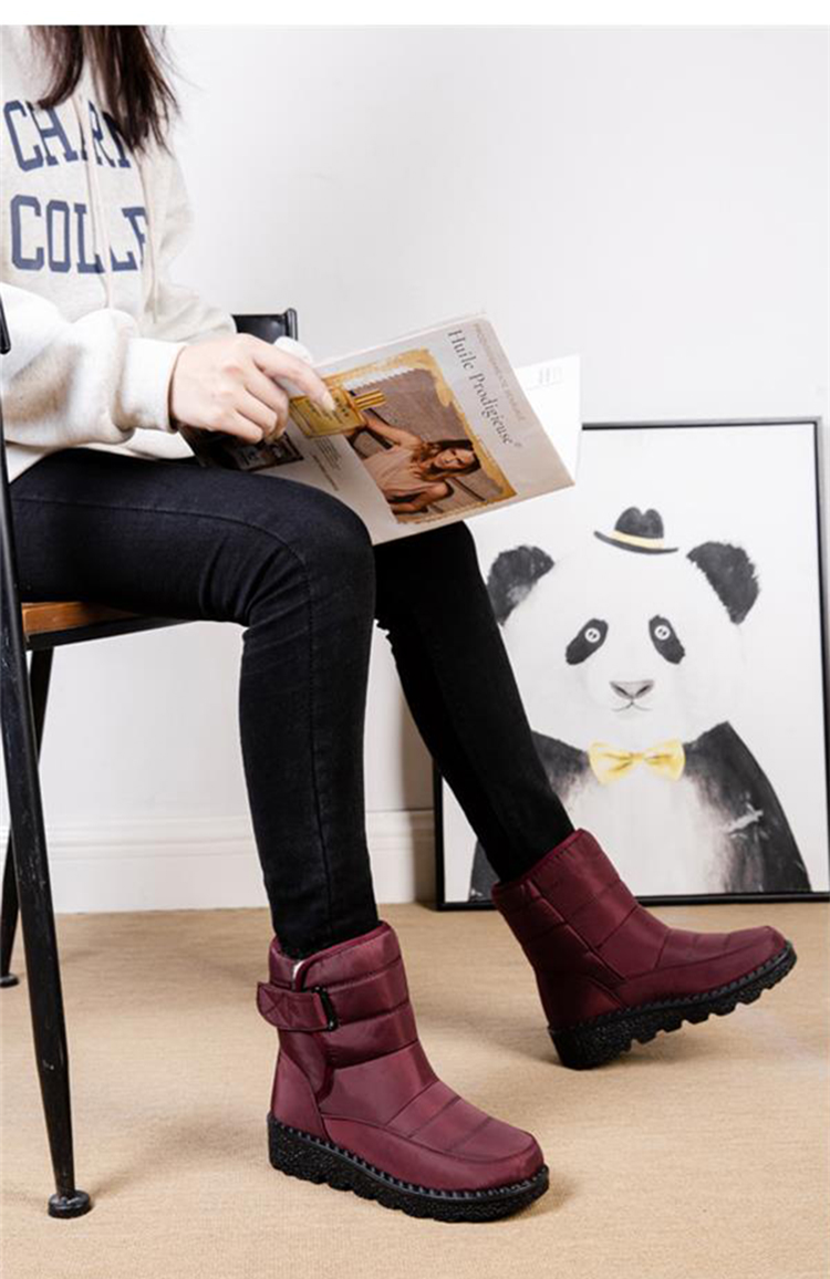 Women's warm waterproof winter boots, perfect for snow & cold weather. Cozy & non-slip design.