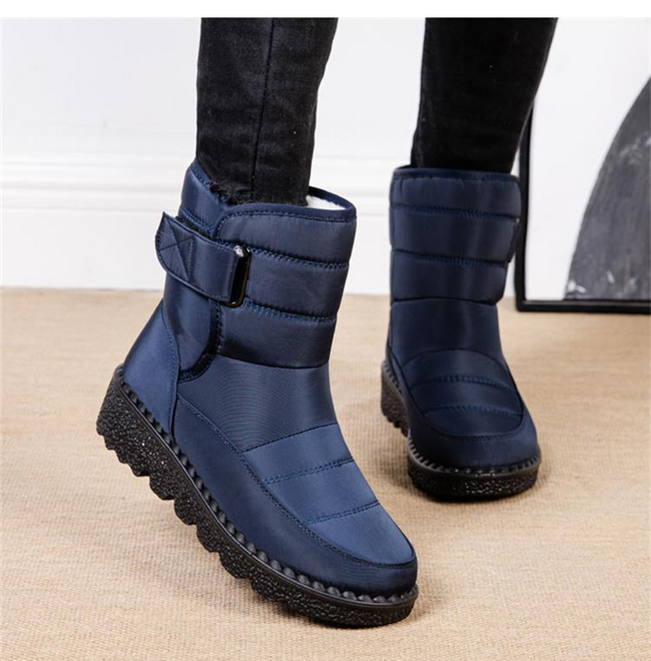 Casual women's waterproof winter boots. Features a cozy, padded interior & reliable non-slip sole.