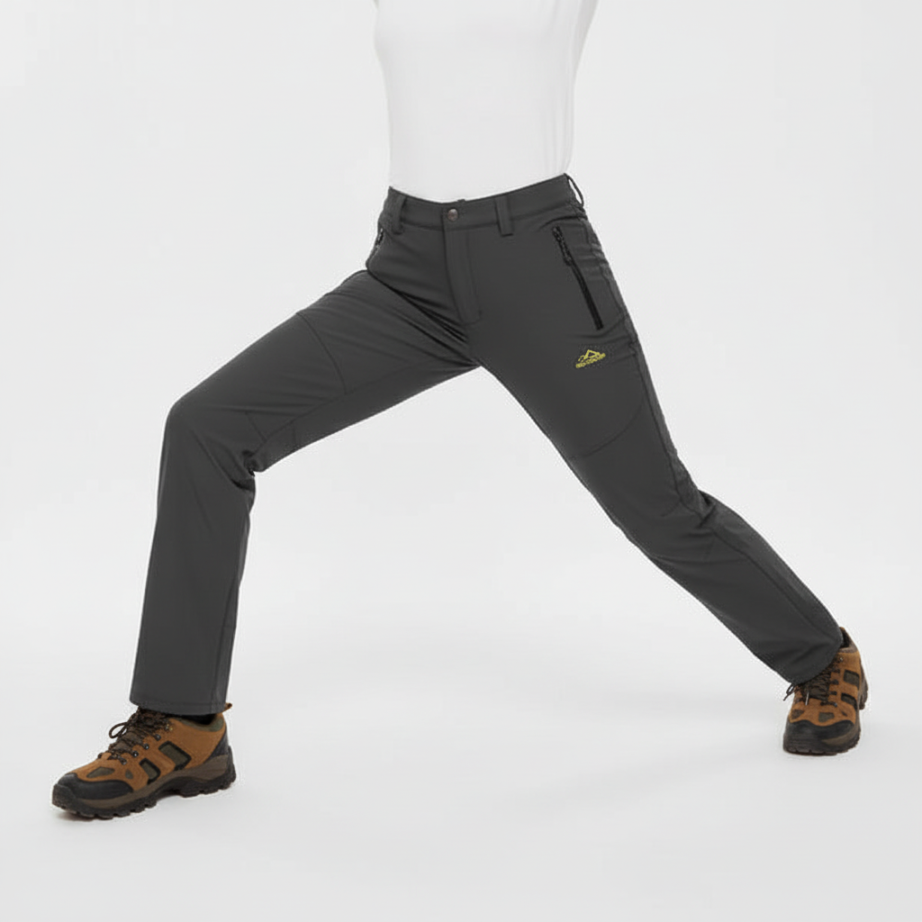 Women's waterproof insulated outdoor pants, Lydia model, perfect for winter hiking & cold weather activities.