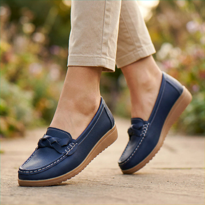 Women's casual loafers, wide fit with advanced orthopedic arch support for comfort.