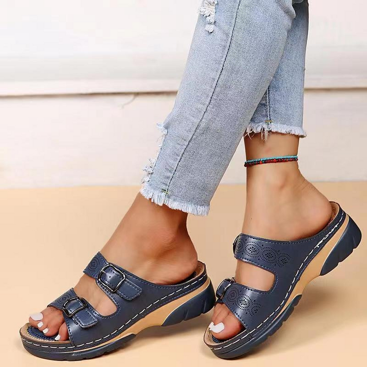 Stylish women's orthopedic sandals, wide fit, arch support, perfect for daily walking.