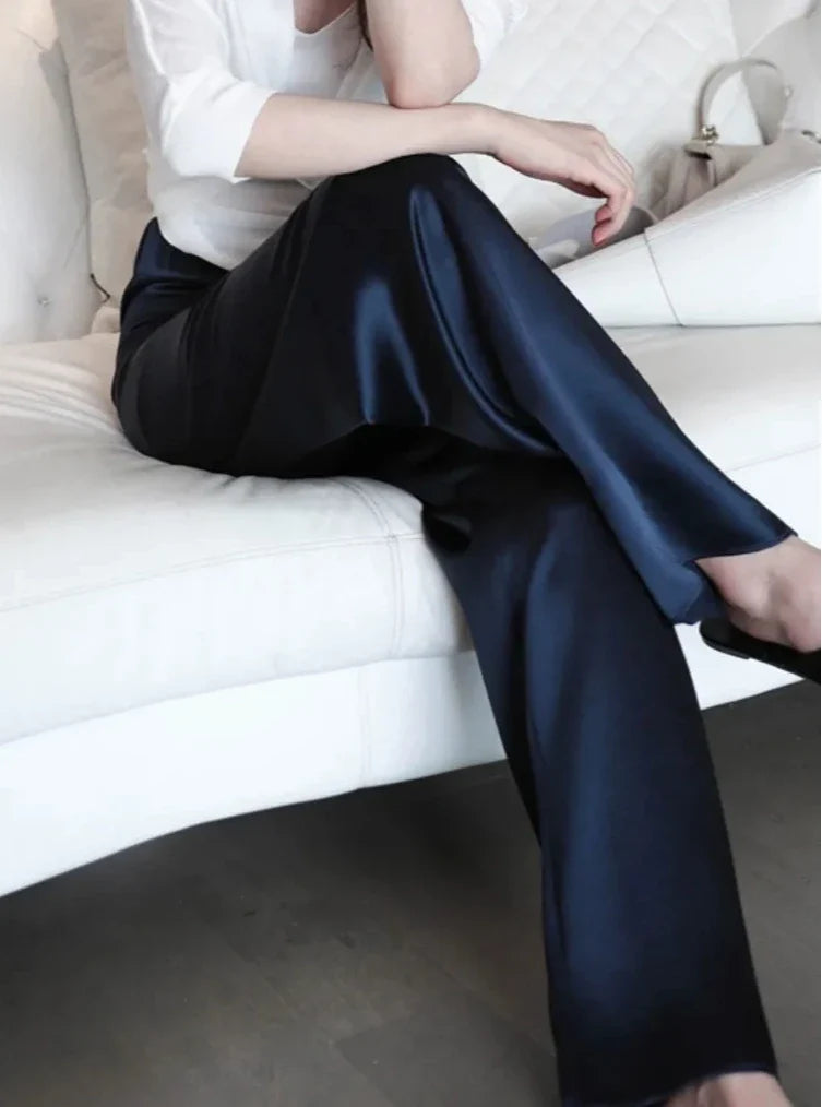 Fashionable women's high waist wide leg pants, offering a loose, full-length fit for ultimate comfort.