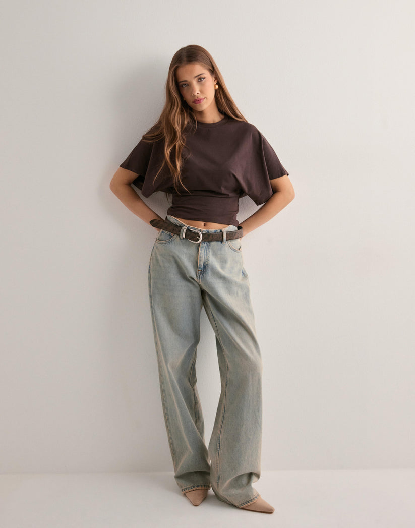 Comfortable ladies wide sleeve t-shirt with a relaxed, modern fit. Ideal for chic, versatile everyday fashion.