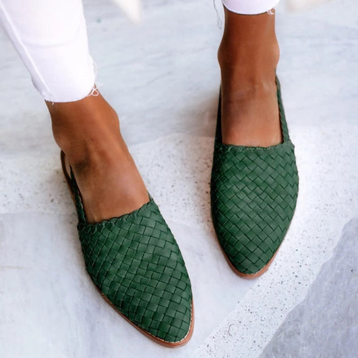 Stylish women's closed toe mules, woven slip-on shoes for casual and smart-casual looks.
