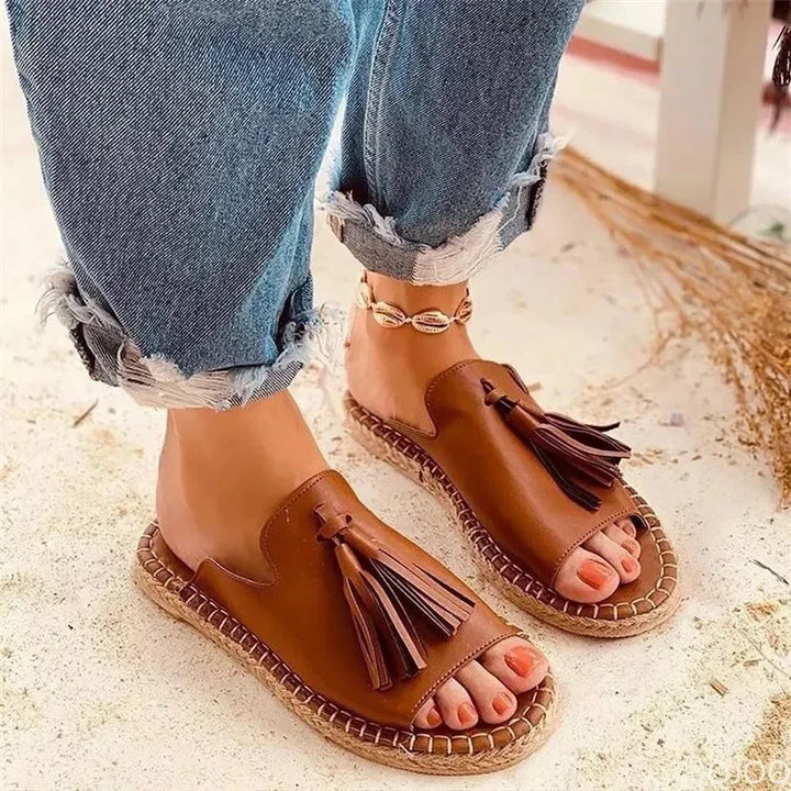 Supreme comfort women's woven cushioned slides. Trendy summer sandals & casual slip-on footwear for all-day wear.