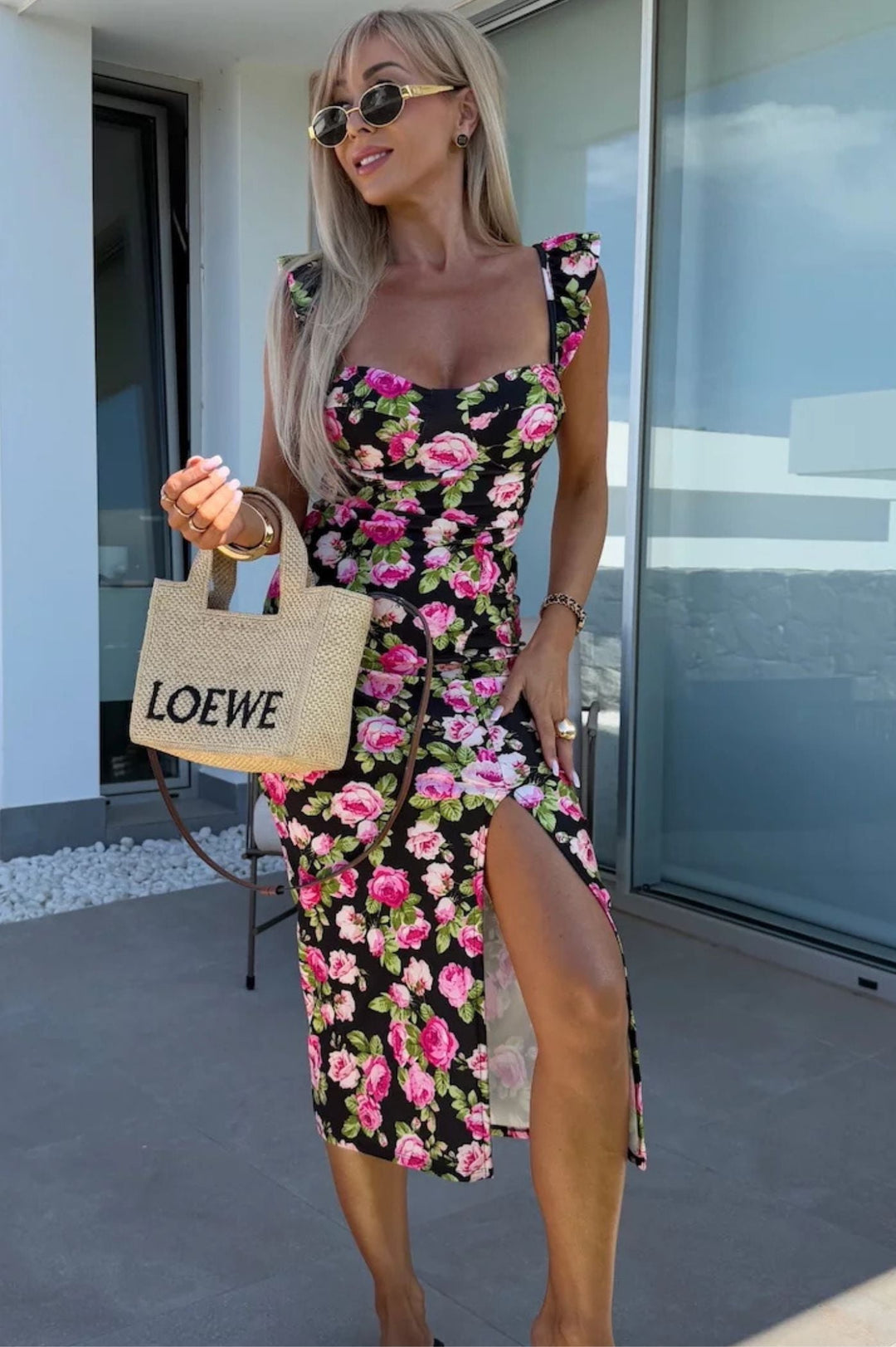 Women's summer floral midi dress: sweetheart neck, ruffle straps, side slit. Perfect for warm weather.