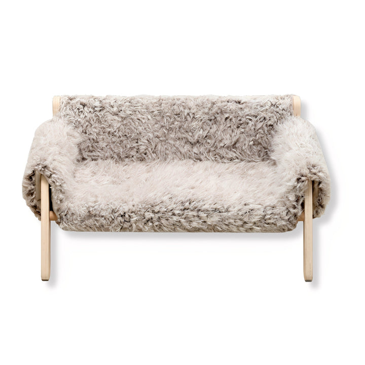 Pet supplies: wooden elevated dog bed, offering a comfortable and hygienic solution for pet owners.